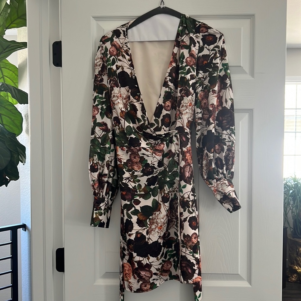 Alexia Admor dress